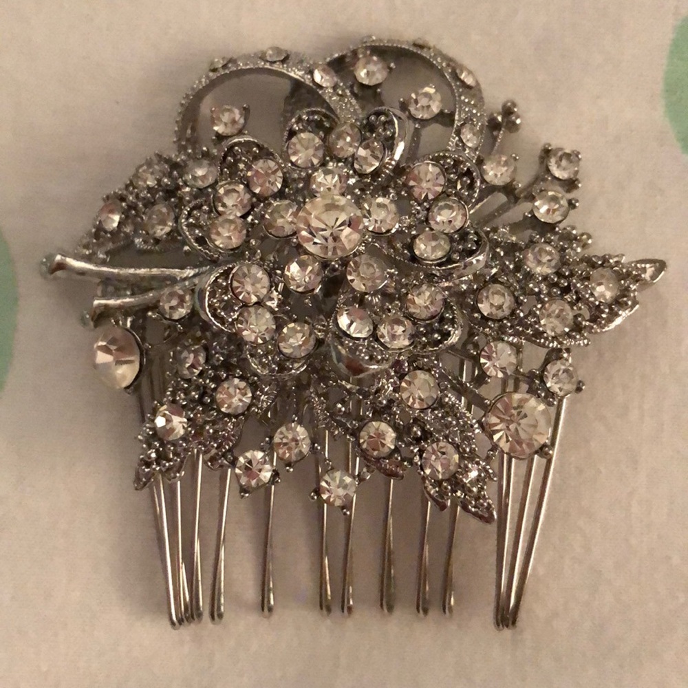 Wedding crystal comb